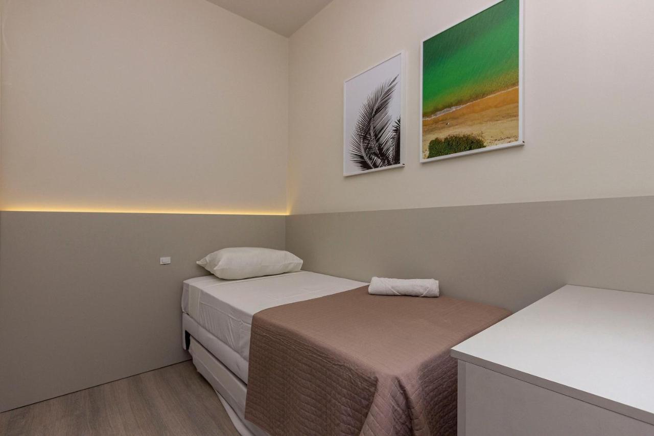 Punta Blu 101-9 - Apartamento De Alto Padrao Em Condominio Exclusivo, Quadra Poliesportiva - Piscina - Portaria 24H. Bombinhas Bagian luar foto